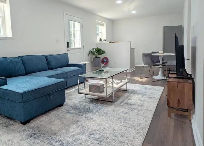 Garden Level Gem Of A 1Br Suite!