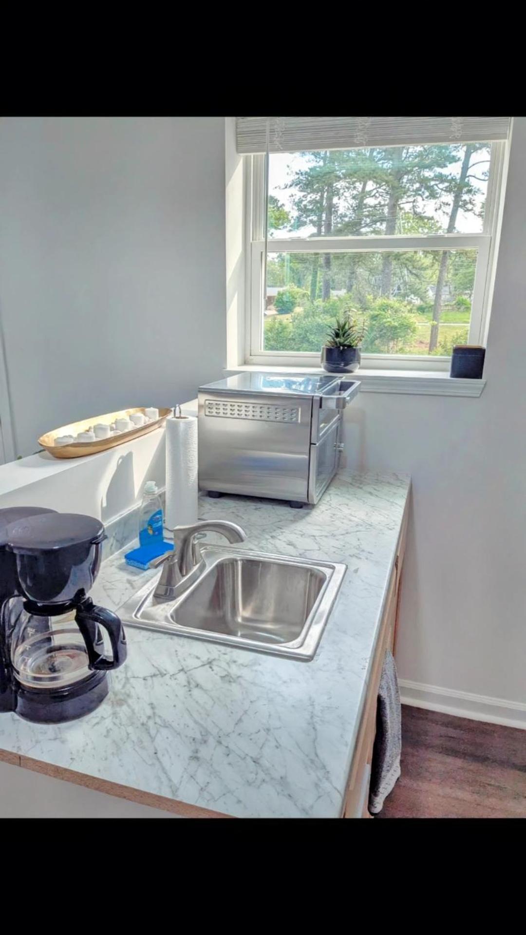 Garden Level Gem Of A 1br Suite! Apartment Charlotte
